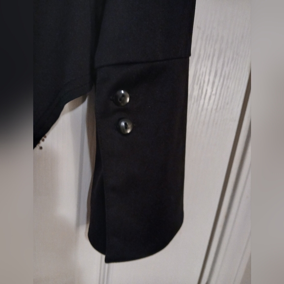 Women's Younique button down top - Picture 4 of 4